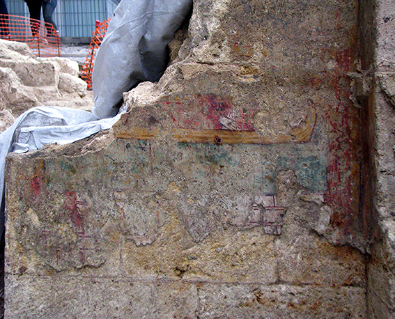 Fig. 2 - Panneau peint représentant un défunt allongé sur son lit funéraire
