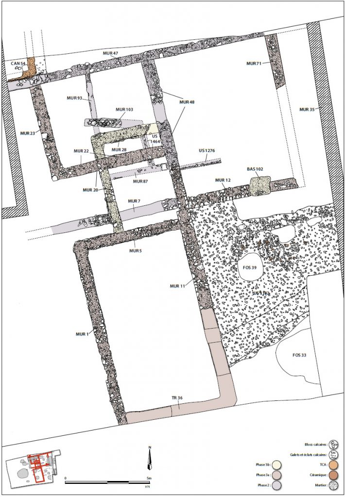 Fig. 1 - Plan général phasé des vestiges bâtis